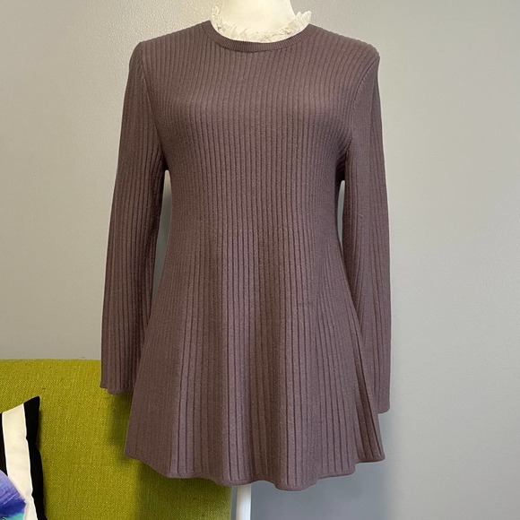 Ann Taylor Grey Ribbed Knit Ruffle Collar Pullover Sweater Small - Picture 1 of 6